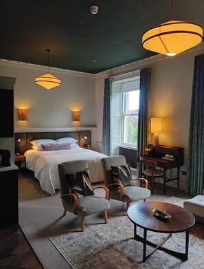 Hermitage | Premium bedding, pillowtop beds, individually decorated