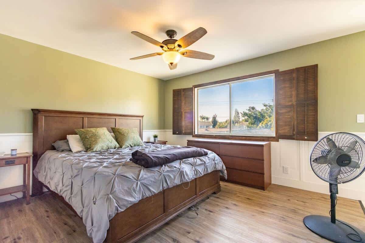 4 bedrooms, iron/ironing board, free WiFi, bed sheets