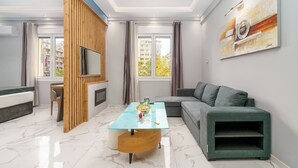Living area - Exarchia Luxury (Athens)