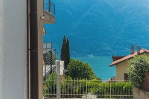 Property grounds - Apartment near the lake (Nesso)