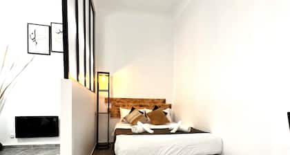 Modern studio in the heart of Algiers 1mn from the Metro