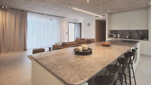 Luxury-Villa, eigener Pool, Meerblick | Wohnzimmer
