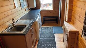 雪櫃、微波爐、焗爐、爐具