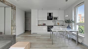 Familieleilighet | Eget tekjøkken | Kjøleskap, ovn, kokeplater og oppvaskmaskin