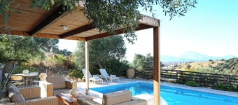Traditional villa in a serene environment with amazing sea view in Listaros