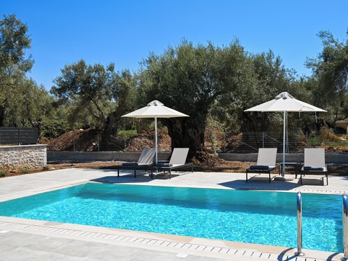 Small Halipoma Laertes into Lefkada town & close to Ai Giannis beach