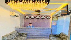 Interior entrance - Hotel Pride Suites (Mumbai)