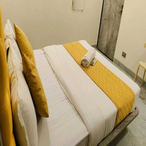 Habitación doble Deluxe | Escritorio, espacio para trabajar con laptop y wifi gratis 