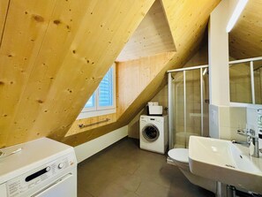 Comfort Apartment, Courtyard View | Bathroom | Separate bathtub and shower, hair dryer, towels, soap - TONIGHT Apartments (Bottmingen)