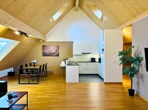 Comfort Apartment, Courtyard View | Living area | Flat-screen TV - TONIGHT Apartments (Bottmingen)