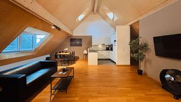 Comfort-huoneisto, näköala pihalle | 2 makuuhuonetta, ilmainen Wi-Fi