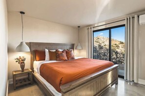 2 bedrooms, travel cot, WiFi, bed sheets