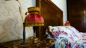 1 chambre, lit parapluie, Wi-Fi gratuit, draps fournis