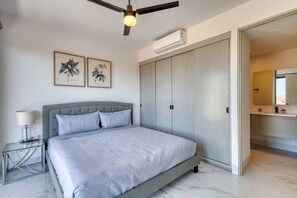 2 室のベッドルーム、デスク、アイロン / アイロン台、WiFi