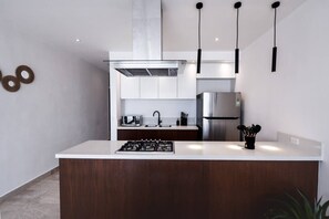 Fridge, microwave, oven, stovetop