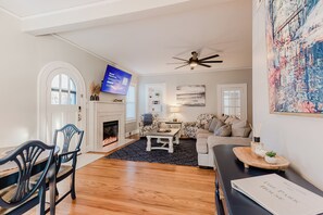 Smart TV, books, offices