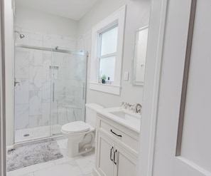 Hair dryer, towels - Park House - a Blackhouse Property (Tallahassee)