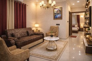 Family Room, City View | Premium bedding, blackout curtains, soundproofing, free WiFi - Pavitram Hotel & Banquet (Ranchi)