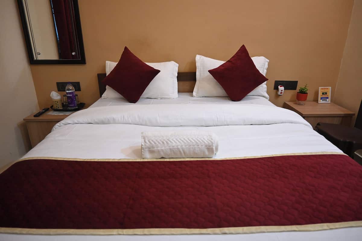 Deluxe Room | Premium bedding, blackout drapes, soundproofing, free WiFi