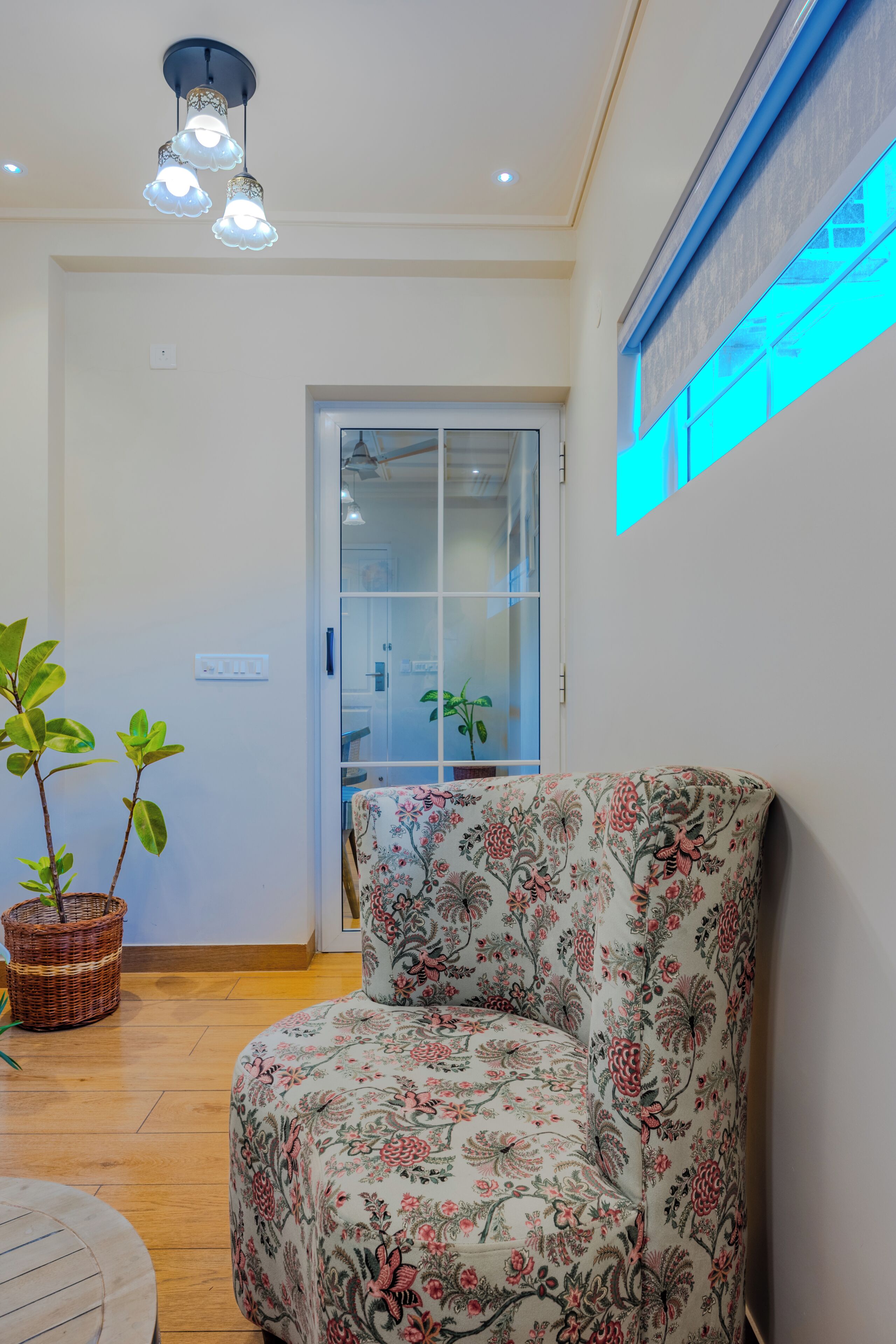 Executive Suite | Minibar, free WiFi, bed sheets