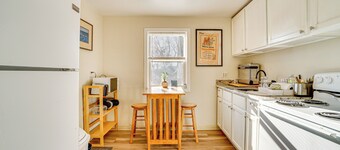2 Mi to Downtown Minneapolis: Apt w/ Shared Yard