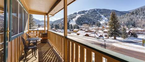 Apartment (2 Bedrooms) | Front of property