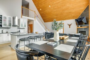 House (3 Bedrooms) | Interior