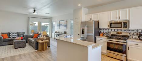 House (3 Bedrooms) | Interior