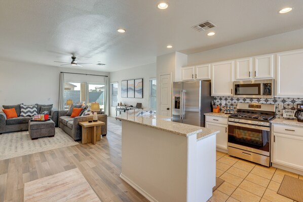 House (3 Bedrooms) | Interior