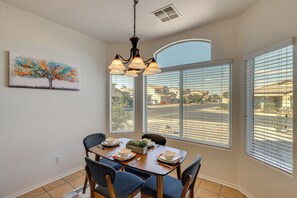 House (3 Bedrooms) | Interior