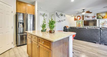 1 Mi to Aliante Casino: Townhome w/ Fenced Yard!