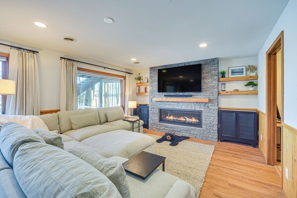 House (4 Bedrooms) | Interior
