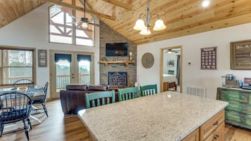 House (2 Bedrooms) | Interior