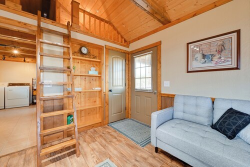 Charming Retreat w/ Porches in Burkesville!