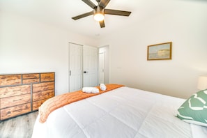 House (3 Bedrooms) | Interior - Close to Hiking & Beaches: Modern Keaau Home! (Keaau)