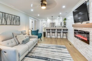 Apartment (2 Bedrooms) | Front of property