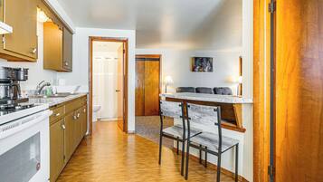 Apartment (1 Bedroom) | Interior