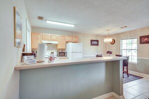 Apartment (1 Bedroom) | Interior - Birding, Beaches & More: Cozy Gautier Condo (Gautier)