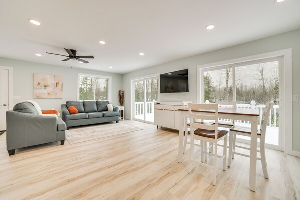 House (2 Bedrooms) | Interior