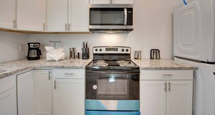 3 Mi to Six Flags: Atlanta Area Apartment