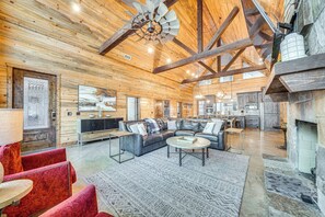 Interior - Hot Tub & Game Room: Spacious Cabin in Broken Bow! (Broken Bow)