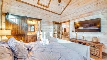 House (5 Bedrooms) | Interior