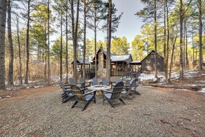Front of property - Hot Tub & Game Room: Spacious Cabin in Broken Bow! (Broken Bow)