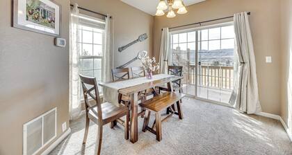 Monument Family Home: Deck & Mountain Views!