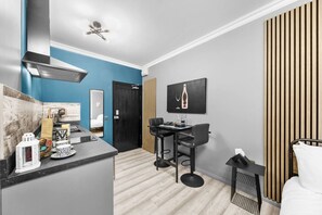 1 bedroom, iron/ironing board, free WiFi, bed sheets - Downtown Studio 2 | Harrogate Town Centre (North Yorkshire)