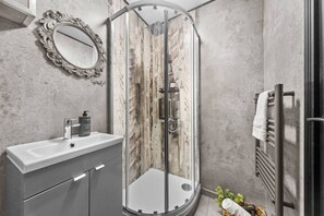 Hårføner og håndklær