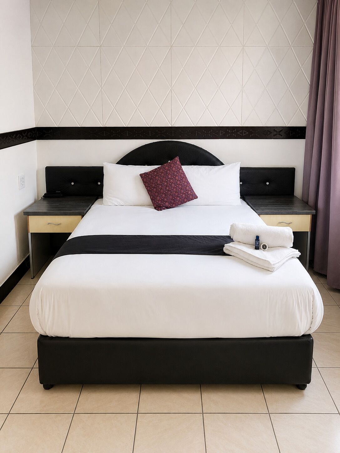 Basic Double Room | In-room safe, desk, laptop workspace, blackout drapes