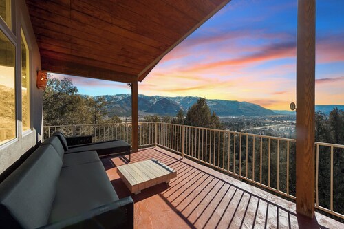 Secluded Home on 3 Acres + Stunning Views | 10 Miles to Downtown DGO