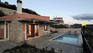 Front of property - Karayiannis Villas (Nafplio)