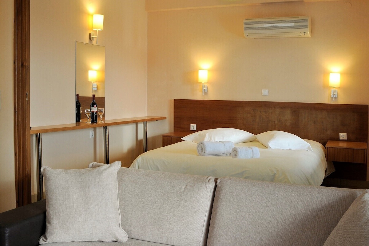 1 bedroom, iron/ironing board, free WiFi